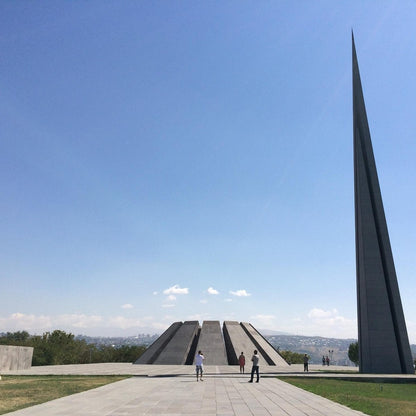 Цицернакаберд – Винный завод «Арарат» – Эчмиадзин – Звартноц